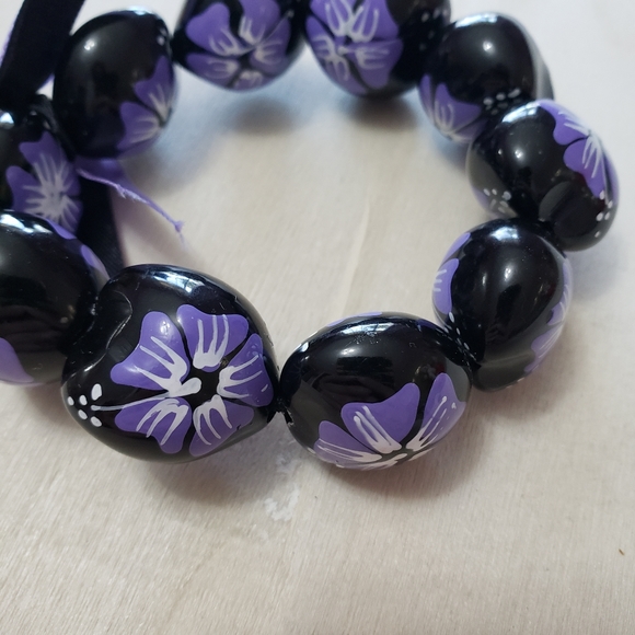Kukui Nut Bracelet - Painted: Purple - Picture 3 of 4
